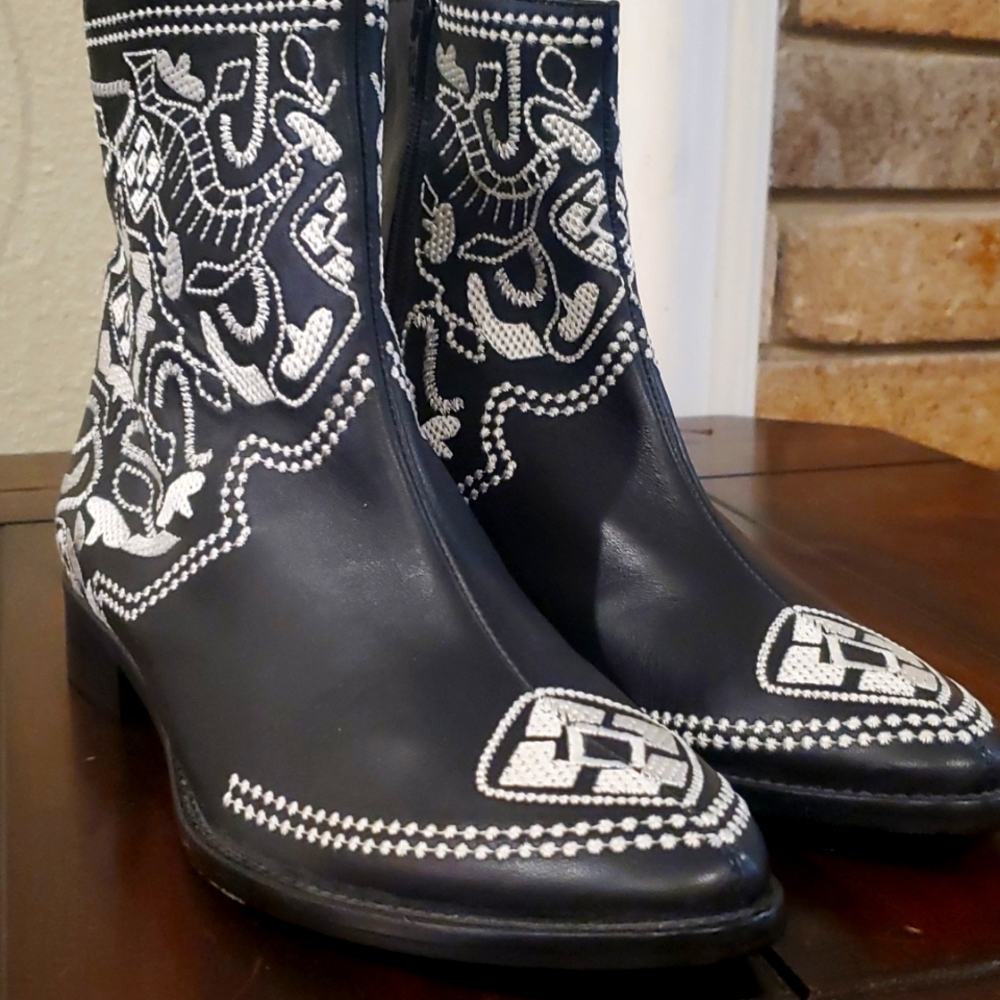Plomo leather boots